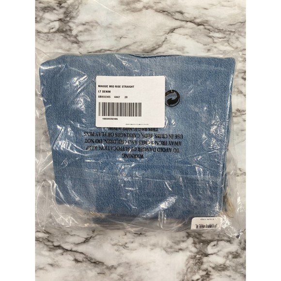 Free People NWT Maggie Mid Rise Straight Leg Blue Denim Chewed Hem Jeans 28 New - Picture 10 of 11